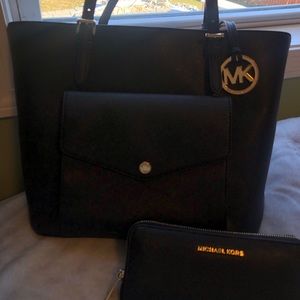 Michael Kors shoulder tote & matching wallet